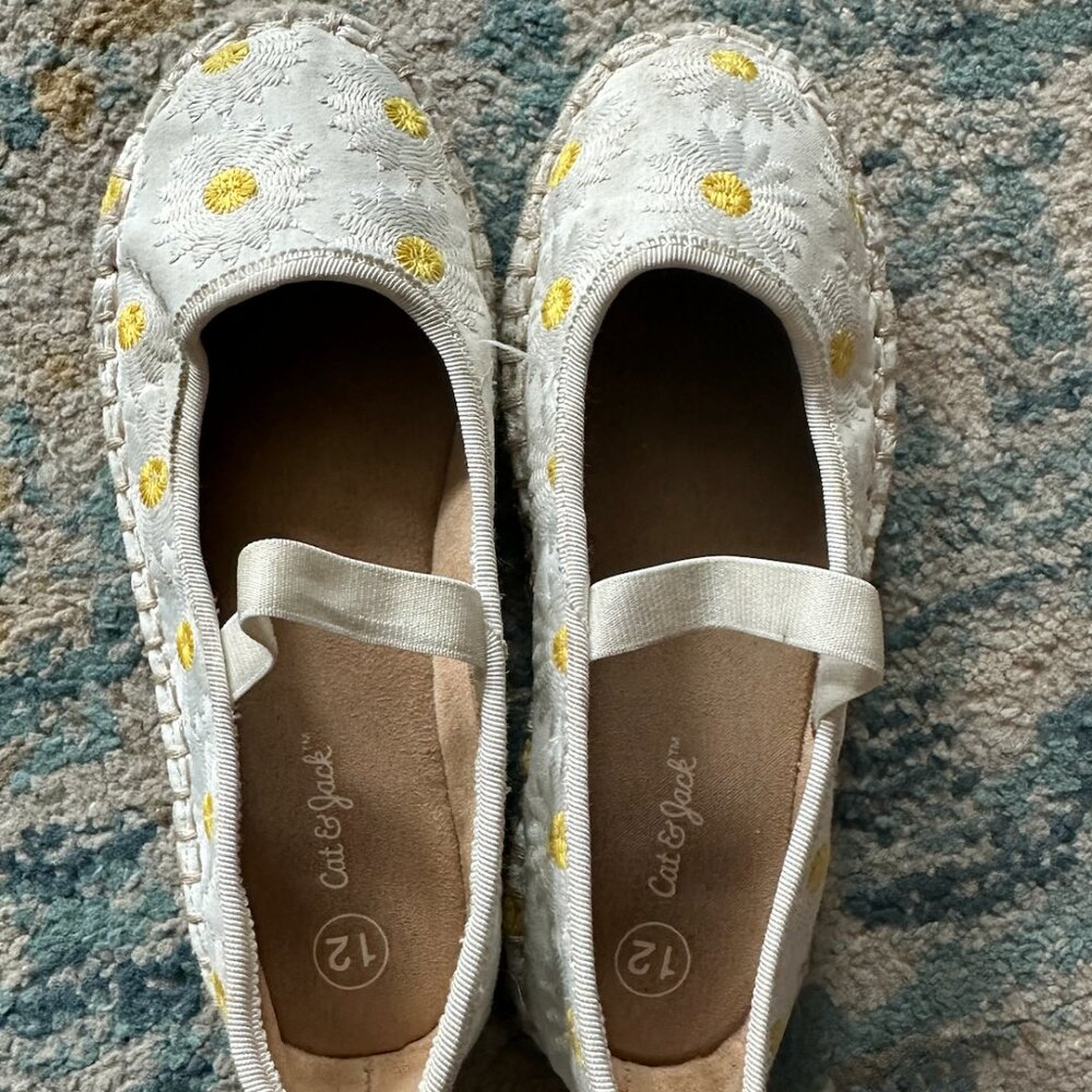 Cat & Jack Daisy Dress Shoes size 12